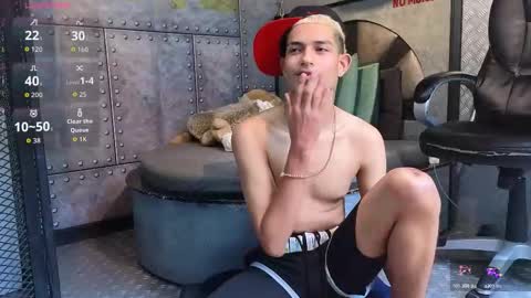 Snapshot of itszairen chatting on 03-08-26, 05:28 itszairen online show from 03-08-26, 05:28