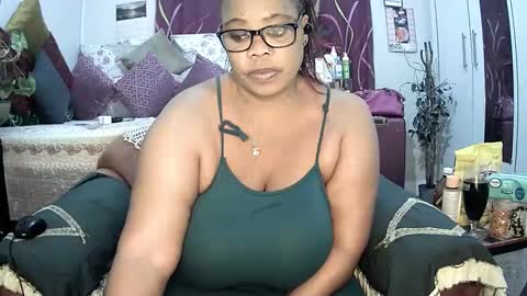 itumeleng74 online show from 03-10-25, 08:23