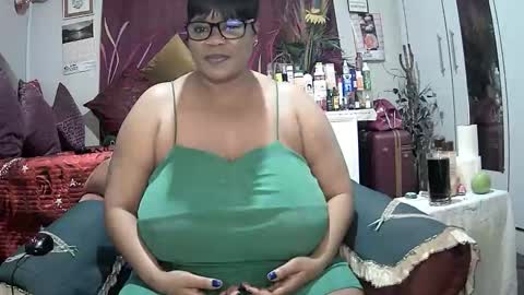 itumeleng74 online show from 10-27-25, 04:22