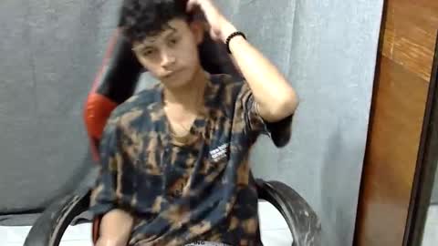 Snapshot of itzme_john chatting on 04-23-26, 05:04 itzme_john online show from 04-23-26, 05:04