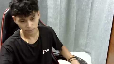Snapshot of itzme_john chatting on 04-29-26, 12:37 itzme_john online show from 04-29-26, 12:37
