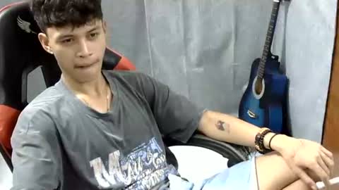 Snapshot of itzme_john chatting on 05-05-26, 01:13 itzme_john online show from 05-05-26, 01:13