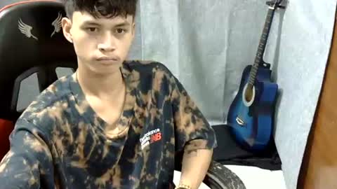 Snapshot of itzme_john chatting on 05-06-26, 05:40 itzme_john online show from 05-06-26, 05:40