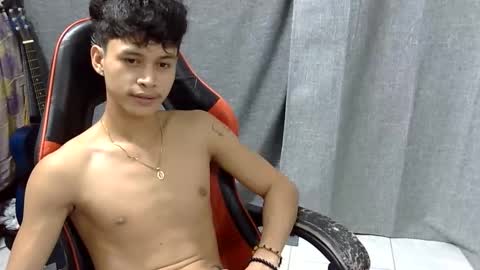 Snapshot of itzme_john chatting on 05-13-26, 02:47 itzme_john online show from 05-13-26, 02:47
