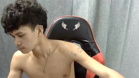 Snapshot of itzme_john chatting on 05-19-26, 12:11 itzme_john online show from 05-19-26, 12:11