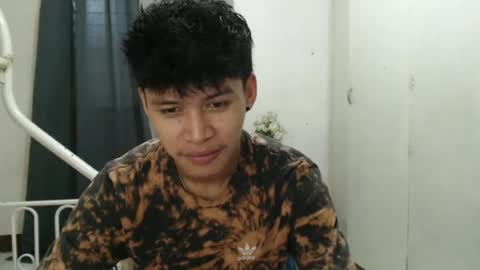 Snapshot of itzme_john chatting on 06-19-26, 05:01 itzme_john online show from 06-19-26, 05:01