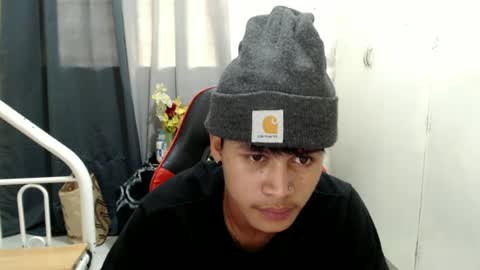 Snapshot of itzme_john chatting on 06-24-26, 03:27 itzme_john online show from 06-24-26, 03:27