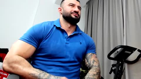 iustinmucle95 online show from 01-30-25, 01:00