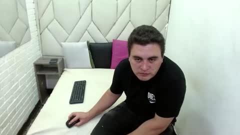 Snapshot of ivan_sexyx chatting on 12-18-24, 08:09 Ivan M online show from 12-18-24, 08:09