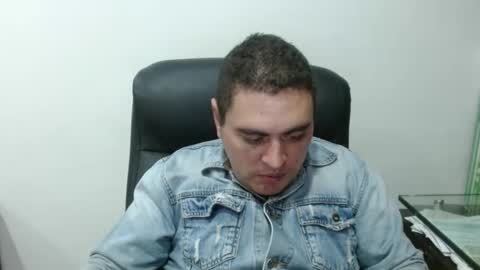 Snapshot of ivan_sexyx chatting on 01-18-25, 06:13 Ivan M online show from 01-18-25, 06:13