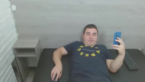Snapshot of ivan_sexyx chatting on 01-19-25, 02:15 Ivan M online show from 01-19-25, 02:15