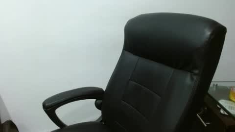 Snapshot of ivan_sexyx chatting on 01-23-25, 10:22 Ivan M online show from 01-23-25, 10:22