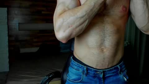Snapshot of ivanhydee chatting on 05-21-26, 04:30 IvanHydee online show from 05-21-26, 04:30