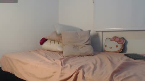 Snapshot of ivelleee_ chatting on 07-31-26, 02:11 Ivelle Blackwood online show from 07-31-26, 02:11