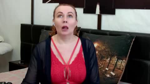 Snapshot of ivettasplash chatting on 04-17-26, 02:03 IrennaSplash online show from 04-17-26, 02:03