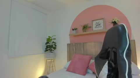 I V E T T E online show from 04-14-26, 07:42