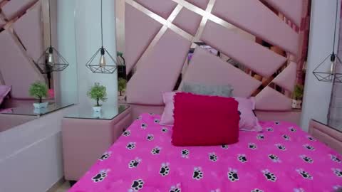 IvonJanice online show from 09-17-25, 01:35