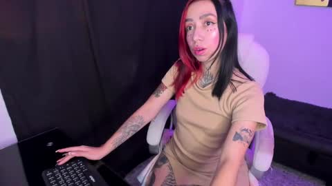 Ivonne  online show from 11-07-25, 01:22