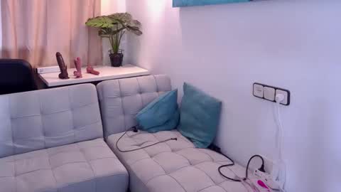 Ivonne online show from 10-24-25, 10:11