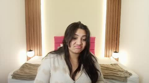 I V O N N E R O S S online show from 04-22-26, 12:18