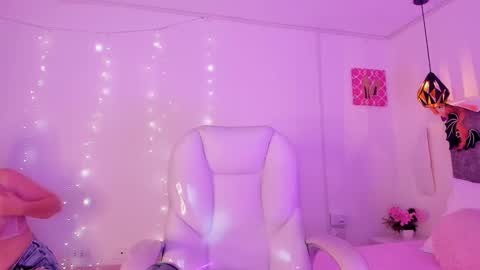 N A T H A L Y   online show from 10-22-25, 03:29