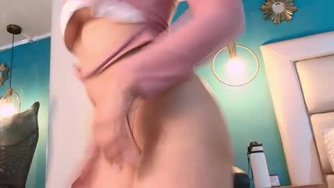 Snapshot of ivonny_x chatting on 04-29-26, 06:39 Ivon online show from 04-29-26, 06:39