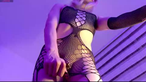 Snapshot of ivonnybonita_ chatting on 11-20-25, 04:34 Ivonny online show from 11-20-25, 04:34