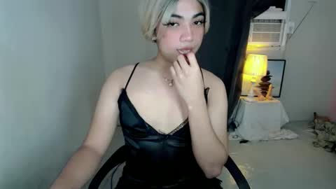 Snapshot of ivory_delight chatting on 12-01-25, 04:12 ivory_delight online show from 12-01-25, 04:12