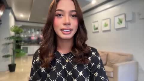 kirstenelsie online show from 10-17-25, 01:31