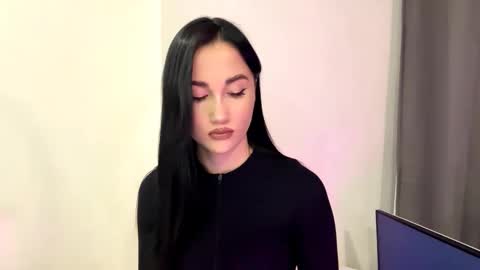 Nika online show from 11-27-25, 01:02