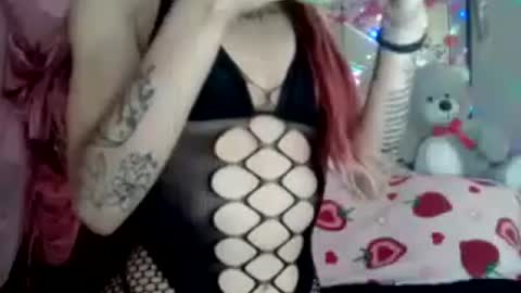 Snapshot of ivorytrixx chatting on 06-25-26, 04:01 ivorytrixx online show from 06-25-26, 04:01