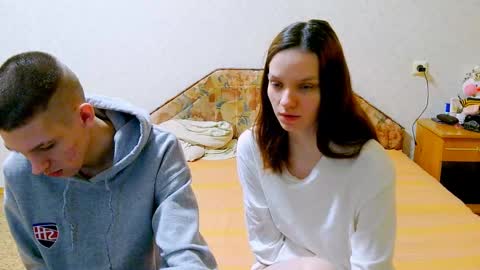 Ivy and Lester online show from 03-12-25, 06:00