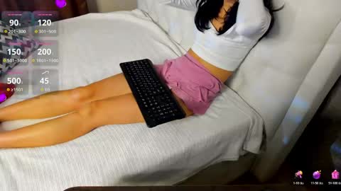 Snapshot of ivy__ross chatting on 04-28-26, 02:27 Ivy online show from 04-28-26, 02:27