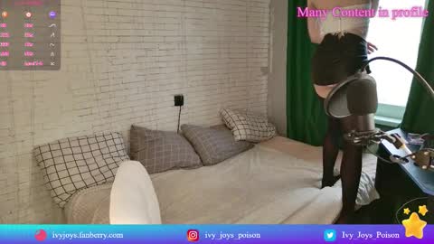 I v y  online show from 02-22-25, 10:29