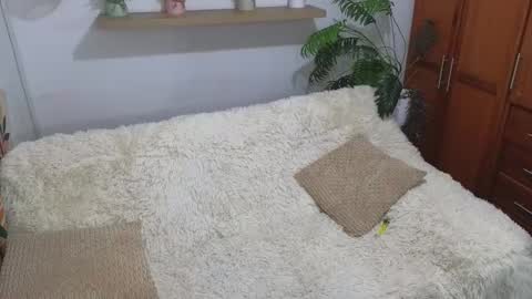 Snapshot of ivy_love20 chatting on 03-18-26, 10:24 ivy_love20 online show from 03-18-26, 10:24