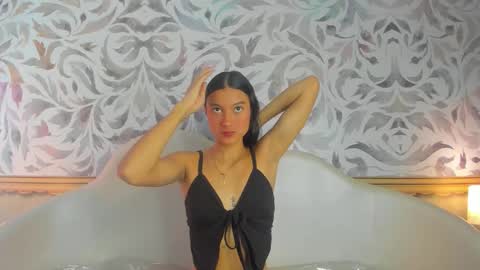 Snapshot of ivy_rae_xxx chatting on 10-03-25, 03:42 Ivy Rae online show from 10-03-25, 03:42