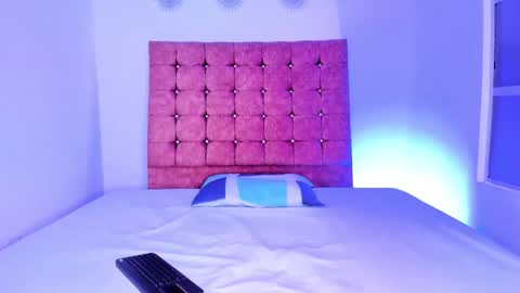 Snapshot of ivy_rae_xxx chatting on 12-18-25, 07:31 Ivy Rae online show from 12-18-25, 07:31