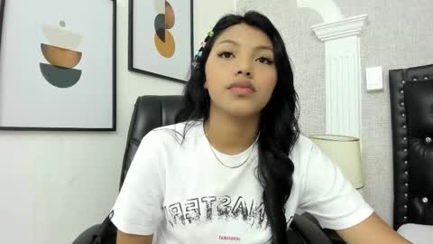 Snapshot of ivy_snow_ chatting on 01-08-26, 07:05 Ivy online show from 01-08-26, 07:05