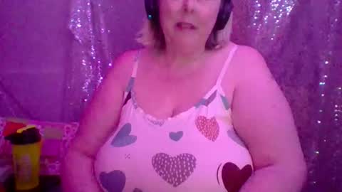 ivyjane3522 online show from 05-24-26, 04:06