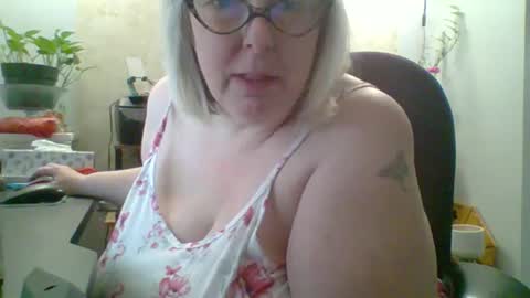 ivyjane3522 online show from 05-28-26, 01:52