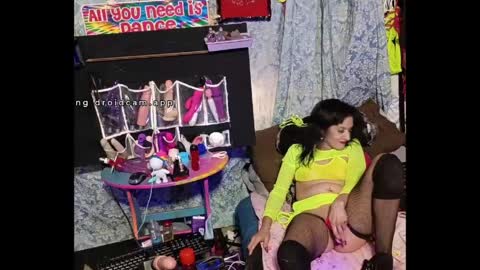 Snapshot of ivyjennifer366 chatting on 05-30-26, 05:37 ivyjennifer366 online show from 05-30-26, 05:37