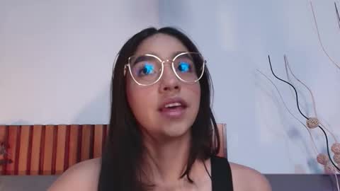 IvyJhonss online show from 09-19-25, 11:44