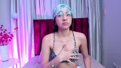 IvyJhonss online show from 11-17-25, 12:33