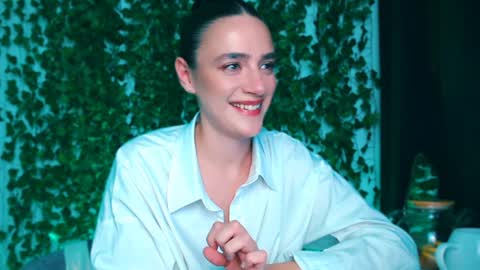 Snapshot of ivyjonson chatting on 12-08-24, 08:58 Miss Ivy online show from 12-08-24, 08:58