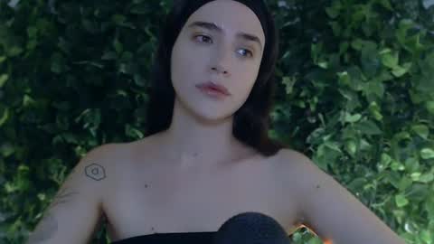 Miss Ivy online show from 07-10-26, 12:15