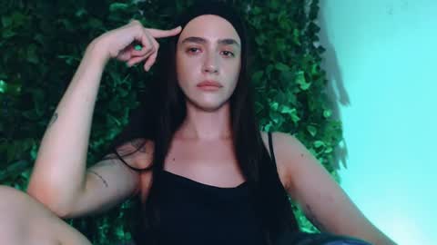 Miss Ivy online show from 07-17-26, 10:25