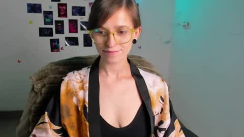 Ivy online show from 07-10-26, 01:14
