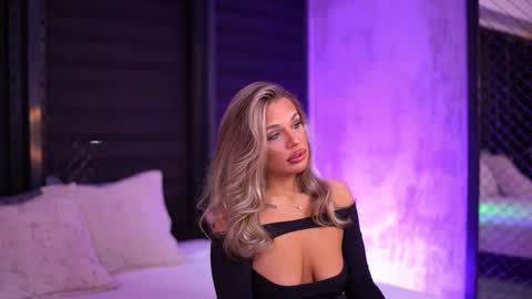 IvyRowa online show from 01-17-25, 07:05