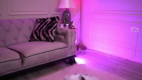 IvyRowa online show from 02-04-25, 06:27