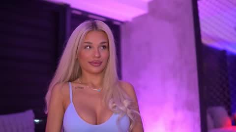 IvyRowa online show from 09-17-25, 06:09